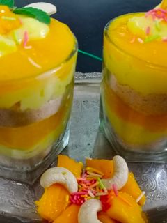 મેંગો પુડિંગ (Mango pudding recipe in gujarati) રેસીપી મુખ્ય ફોટો
