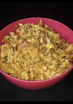 अंडा भुर्जी (anda bhurji recipe in marathi) रेसिपी चे मुख्य फोटो 
