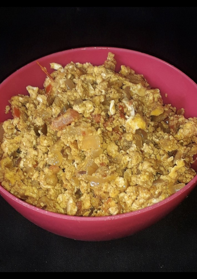 अंडा भुर्जी (anda bhurji recipe in marathi) रेसिपी चे मुख्य फोटो 
