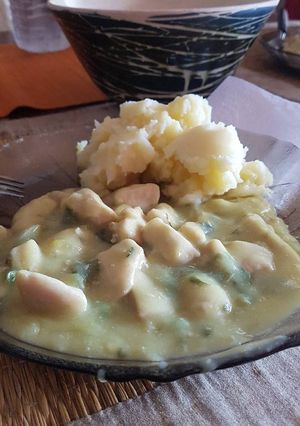 Una foto de Pollo con crema de espárragos muy sencilla de hacer
