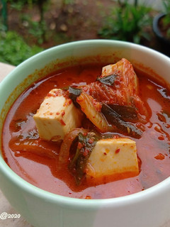 Foto resep Tuna Kimchi Sup / Chamchi Kimchi Jjigae