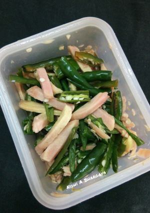 A picture of Lemon flavour ginger and green chilli.