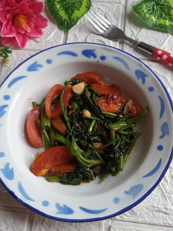 Langkah Mudah untuk Menyiapkan Resep Tumis Kangkung Saus Tiram yang  Bikin Ketagihan Anti Ribet, Mantap