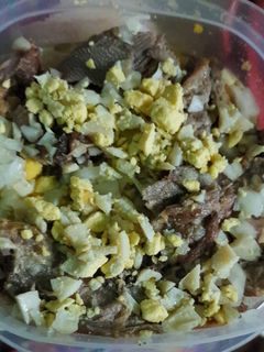Una foto de Lengua a la limoneta con ajo, cebolla y huevo