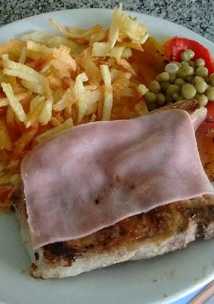 Una foto de Costillitas de cerdo con papas pay