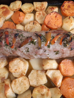Una foto de Peceto al horno con papas y boniatos zanahoria 🇺🇾🥰