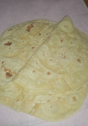 صورة لوصفة عيش سريع وطري جدا 😋😋 في الطاسه