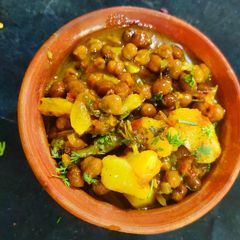 A picture of Aloo chana kar sabji.