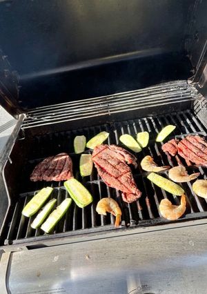 Una foto de Parrillada mar y tierra