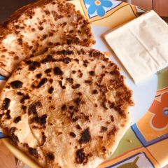 A picture of Cheese Aloo Parantha.