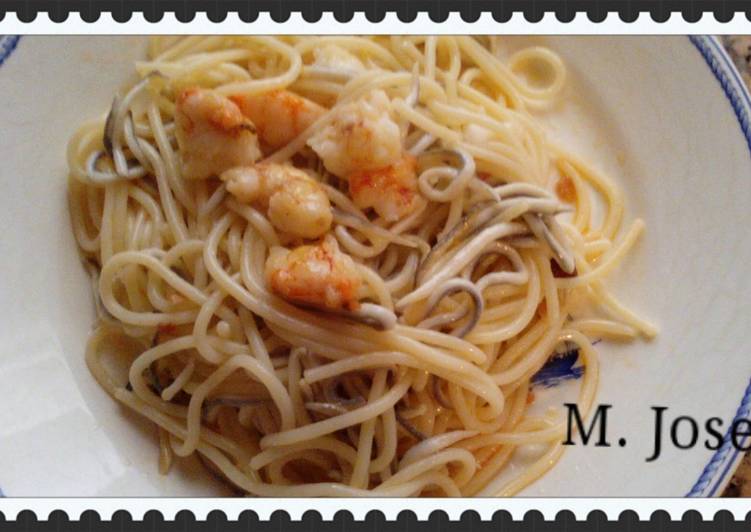 Pasta con gambas y gulas