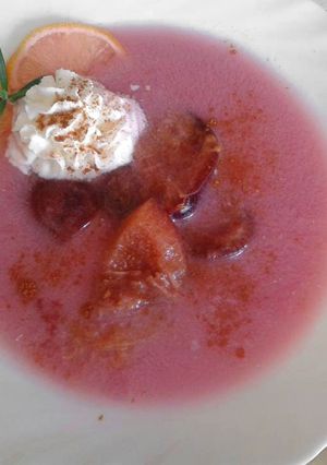 Szilva gyümölcsleves recept fotója