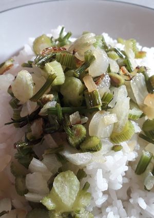 Una foto de Rehogado de Hinojo y cebolla, con arroz