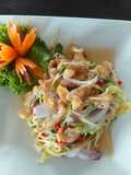 ยำเนื้อปลาทอดกรอบ