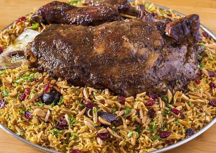 كتف الخروف المشوي مع الارز المبهر