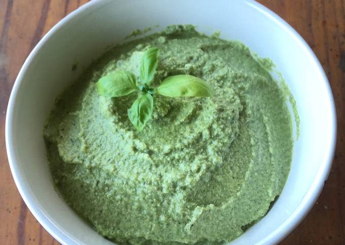 Zucchini (courgette) pesto