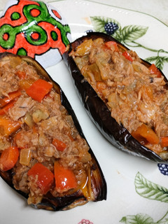 Una foto de Berenjenas rellenas de atún en freidora de aire
