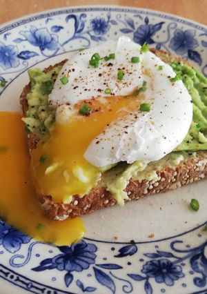 Una foto de Huevo pochado (escalfados) 🥚 para desayuno