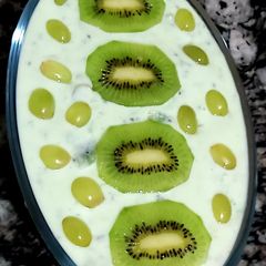 A picture of Kiwi and grape shrikhand.