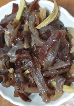 🥰體內環保小高手😆-薑絲拌炒木耳絲 的食譜成品照片