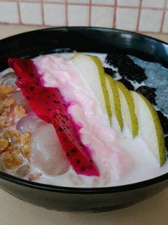 Foto resep Granola with fruits and yoghurt