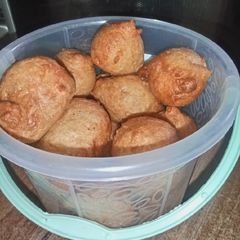 A picture of Fanke (Puff Puffs).
