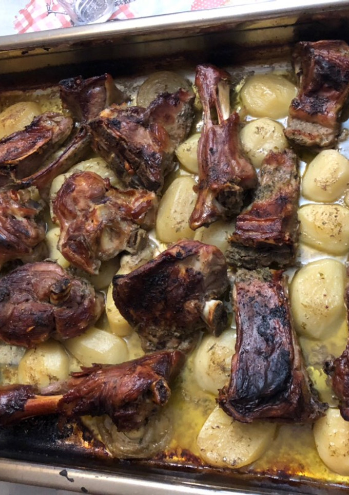 Una foto de Cordero asado al horno