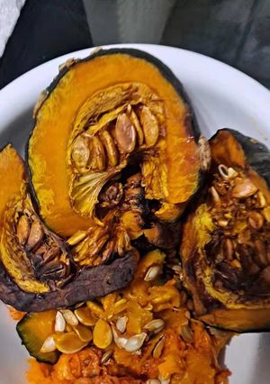 A picture of Air fryer pumpkin.