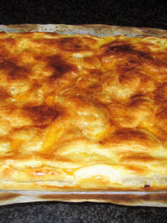 Una foto de Hojaldre con chucrut, patatas y cebolla