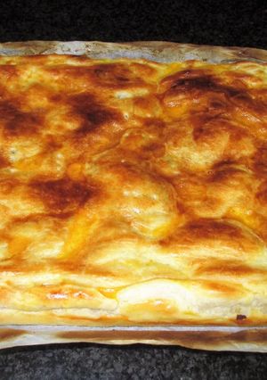 Una foto de Hojaldre con chucrut, patatas y cebolla