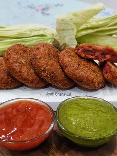 कच्ची केळी आणि गाजर बीटाचे पौष्टिक कटलेट (kacchi keli gajar beet cutlet recipe in marathi) रेसिपी चे मुख्य फोटो