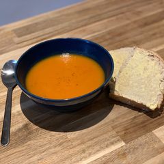 A picture of Carrot 🥕 and Coriander soup 🥣.