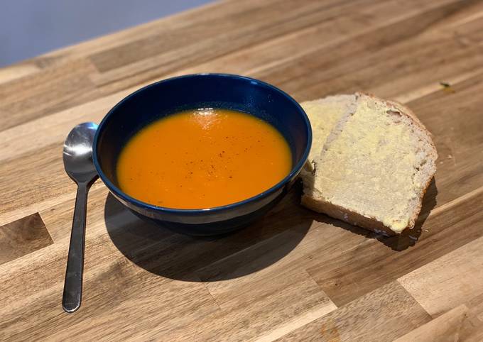 Recipe of Favorite Carrot 🥕 and Coriander soup 🥣