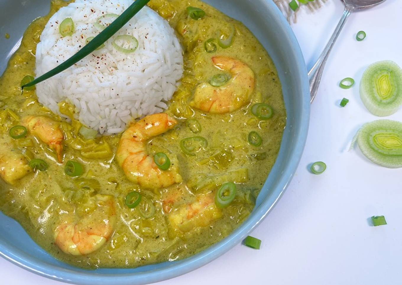 Crevettes au curry jaune et lait de coco