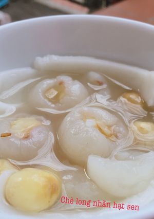 Hình của món Chè Long nhãn hạt sen.