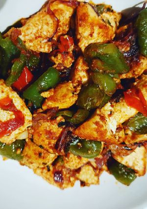 A picture of Paneer capsicum dry sabzi.