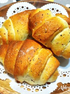 藜麥優格鹽可頌 的食譜成品照片