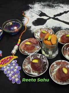 मिनी गुलाब जामुन (Mini gulab jamun recipe in Hindi) रेसिपी मुख्य फोटो