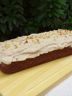 Una foto de Budín vegano de banana y limón - con crema de nueces y dátiles-