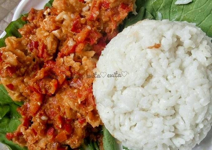 Resep Ayam geprek sambal spesial oleh Indah Evita - Cookpad
