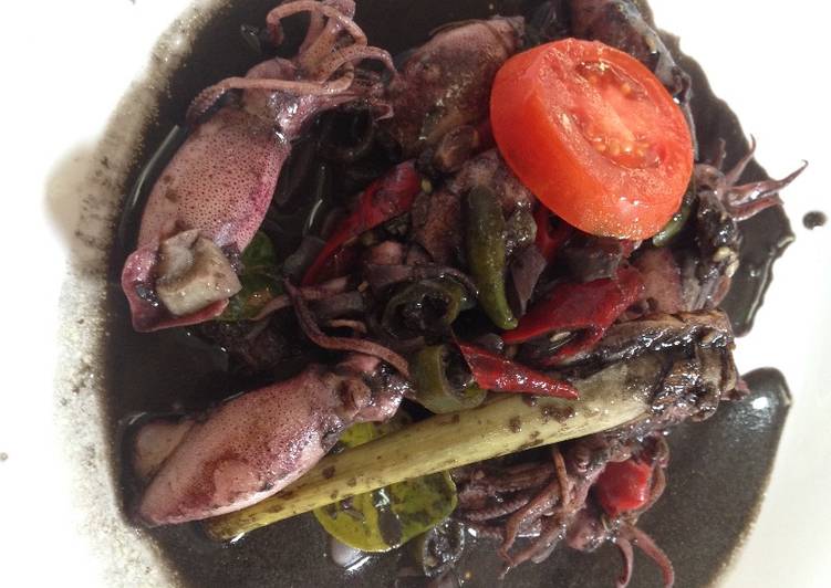 Cara mudah mengolah Cumi Bumbu Hitam Lezat
