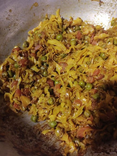 पत्ता गोभी गाजर मटर की सब्जी (patta gobi gajar matar ki sabzi recipe in Hindi) रेसिपी मुख्य फोटो