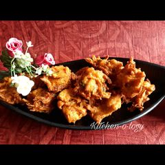 A picture of Rava Bhajiya.