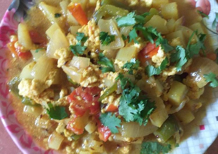 Aloo capsicum paneer curry