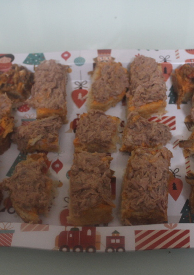 Una foto de Bocaditos de sardinas picantes y atún