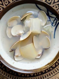 冬瓜蛤蠣湯(低醣生酮餐)(家常好湯)(電鍋料理)(簡單料理) 的食譜成品照片