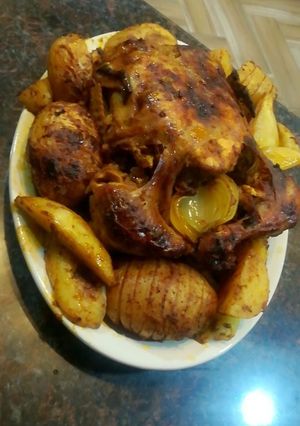 صورة لوصفة دجاج محشي فريكه مع بطاطا ودجز وفريكه 😋