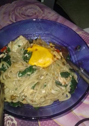 Foto resep Indomie goreng rasa bayam telur daun kelor