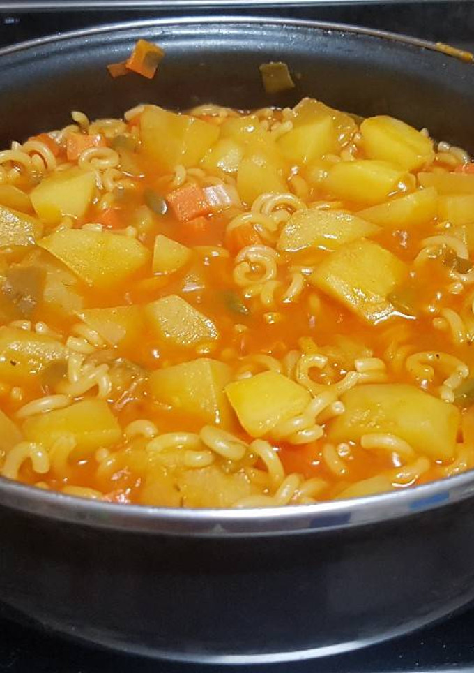 Una foto de Fideos con patatas