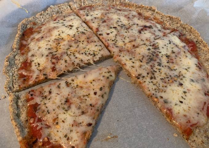 Pizza Keto Receta de Lee D 🌷- Cookpad